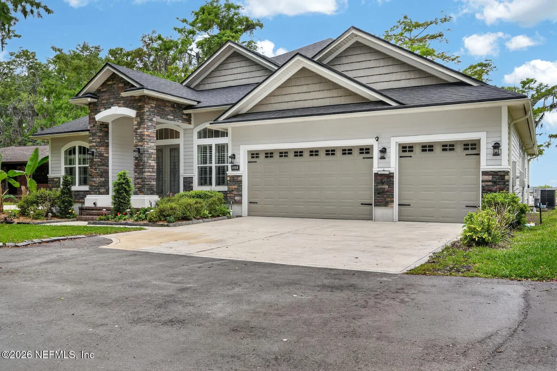 Photo of 10111 COUNTY ROAD 13 N