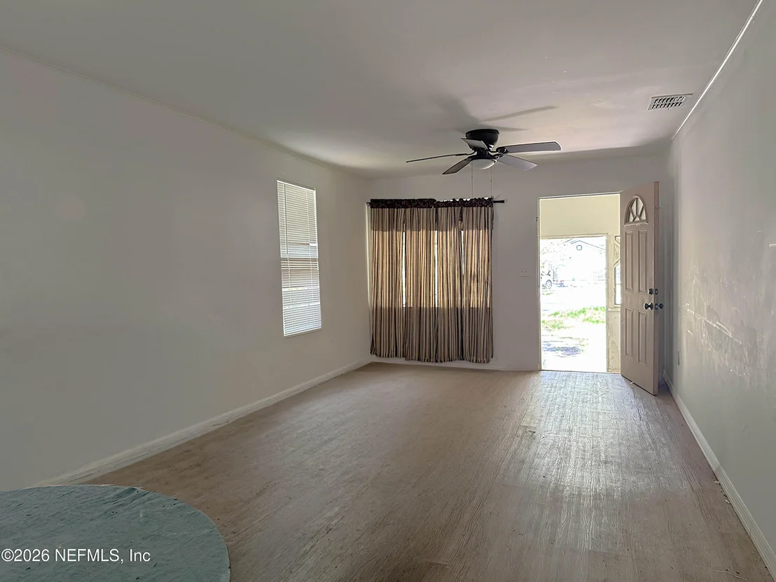 Photo of 1074 HOOD Avenue