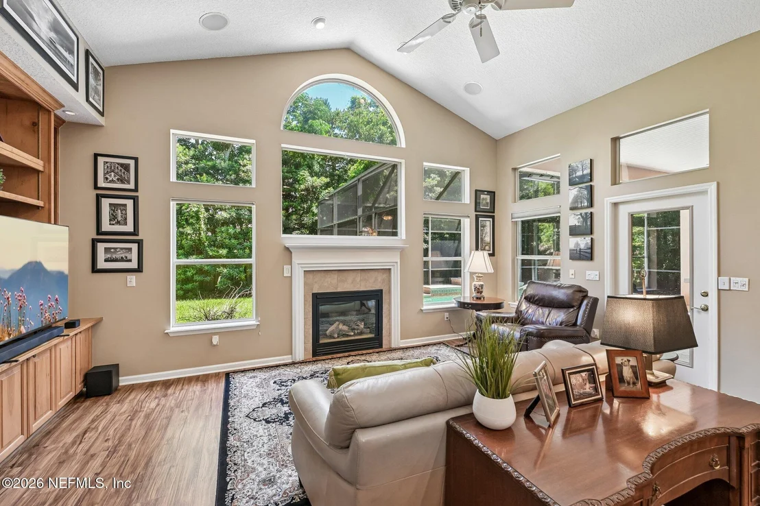 Photo of 1698 MARGARETS WALK Road