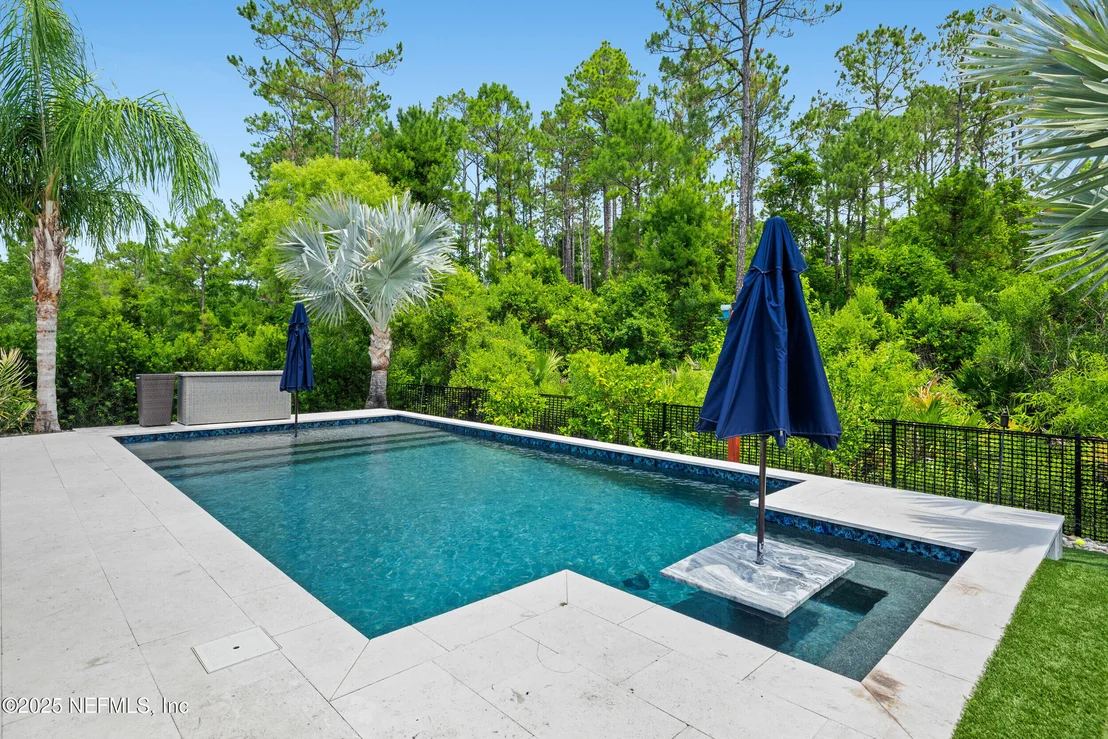 Photo of 162 PARKBLUFF Circle