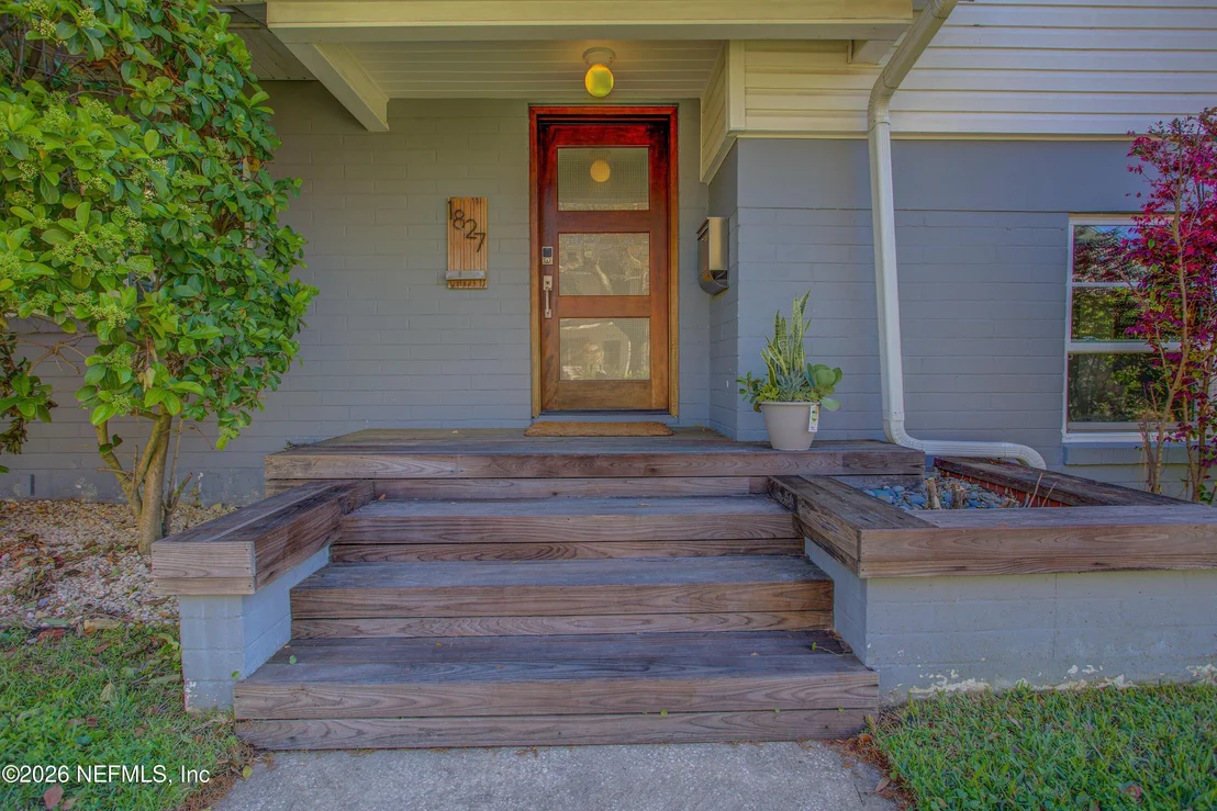 Photo of 1827 CHERRY Street