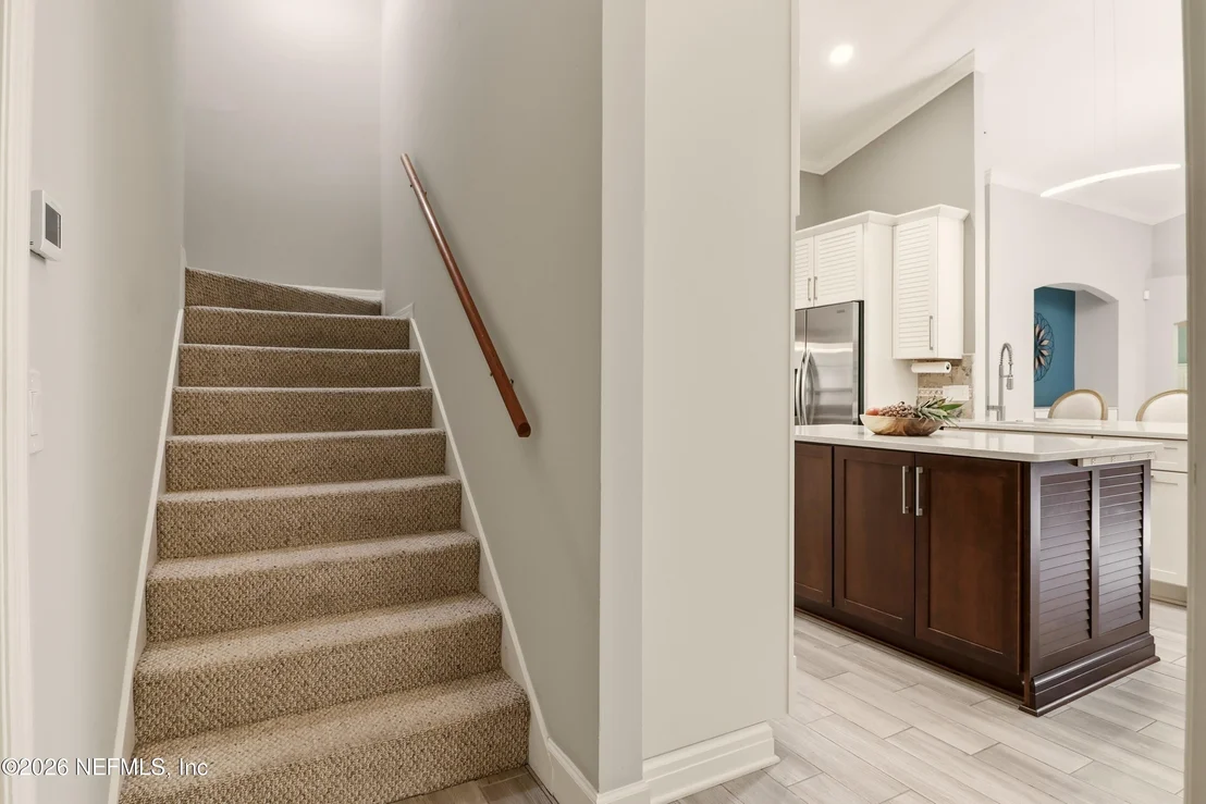 Photo of 3369 KINGS Road S