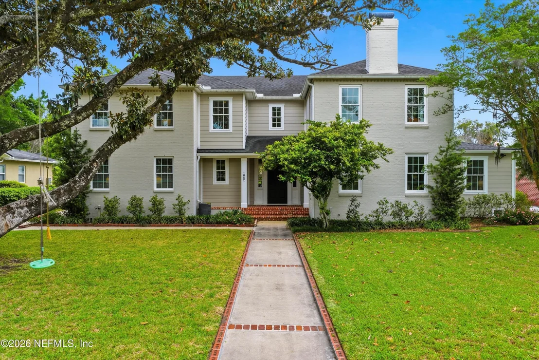 Photo of 1052 HOLLY Lane