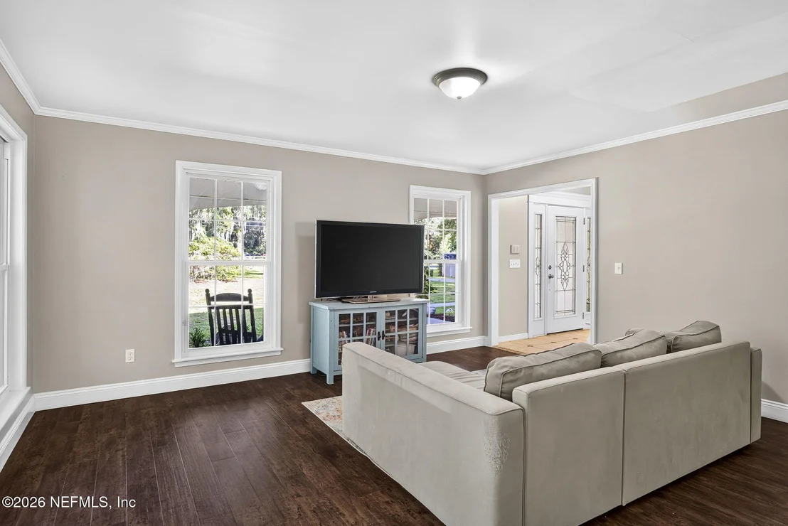 Photo of 8221 FOREST Court