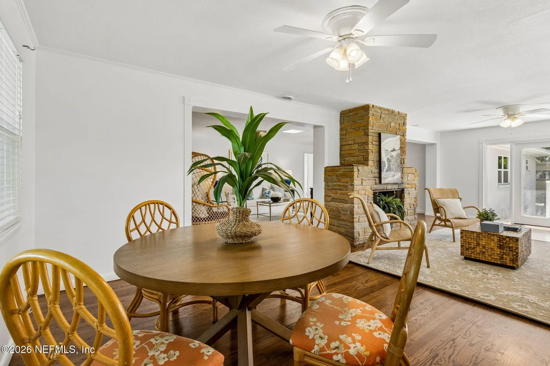 Photo of 915 OLD GROVE Manor