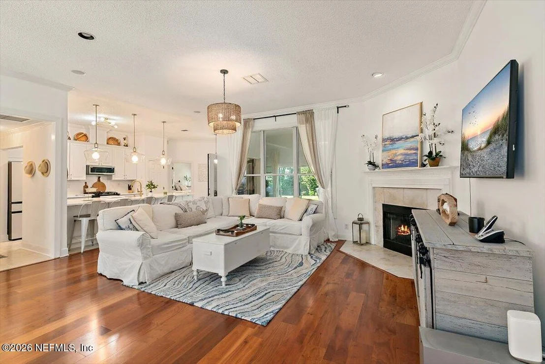 Photo of 525 SUNSET Drive