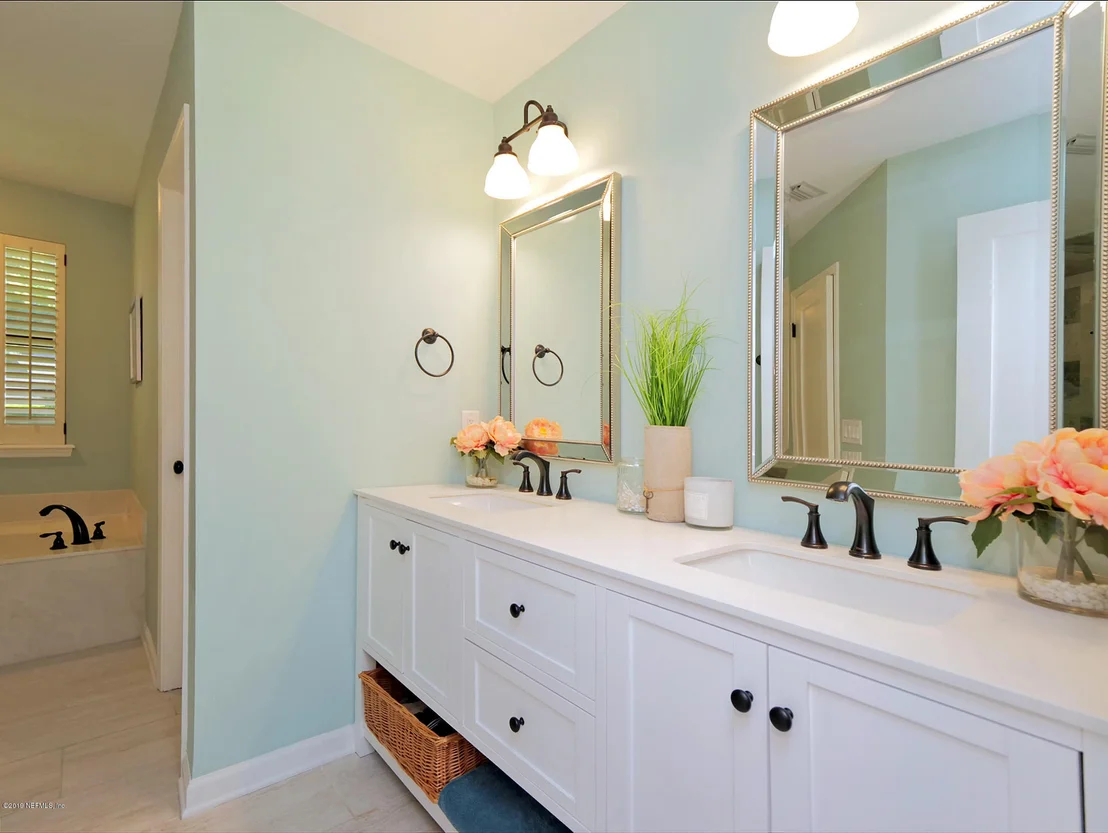 Photo of 235 OCEANFOREST Drive N
