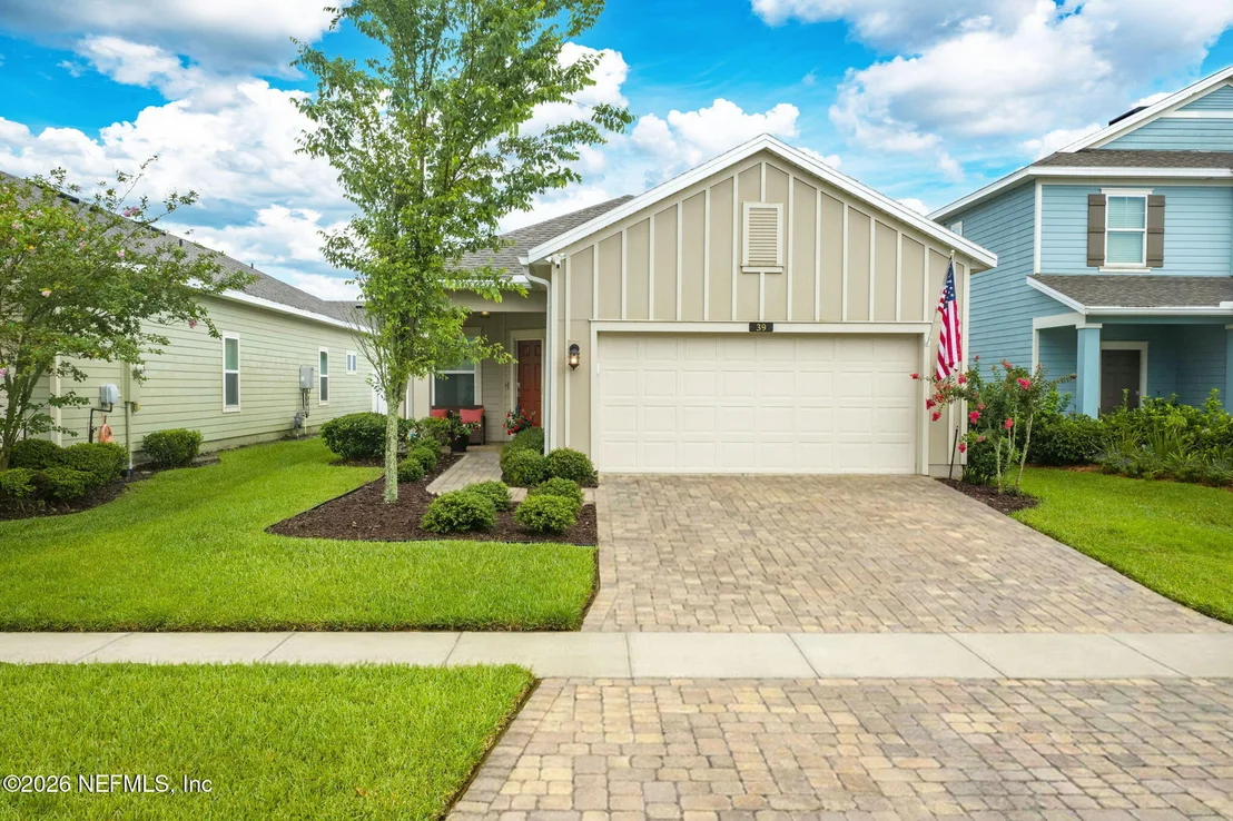 Photo of 39 CRYSTAL CREST Lane