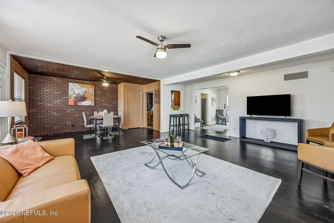 Photo of 426 AIKEN Road