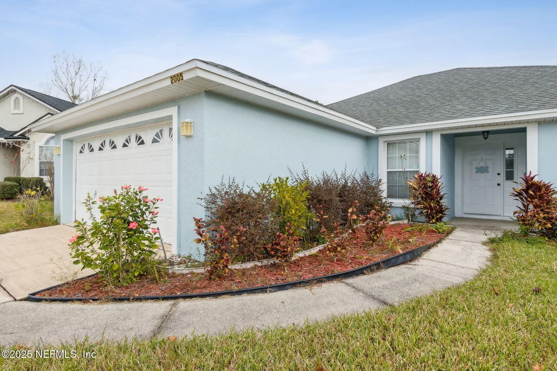 Photo of 2005 FROGMORE Drive