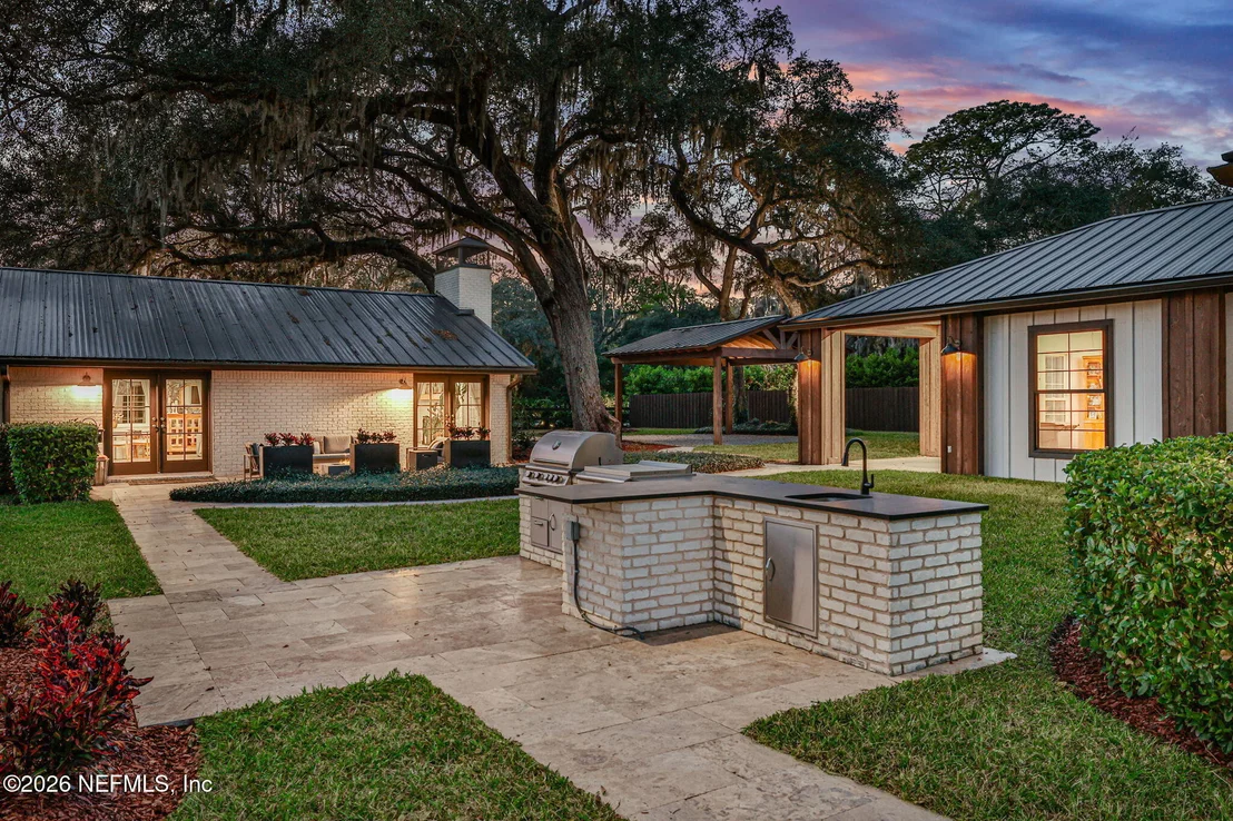 Photo of 532 MOONSHINE Drive