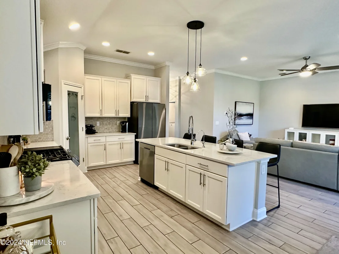 Photo of 1135 SHETLAND Drive