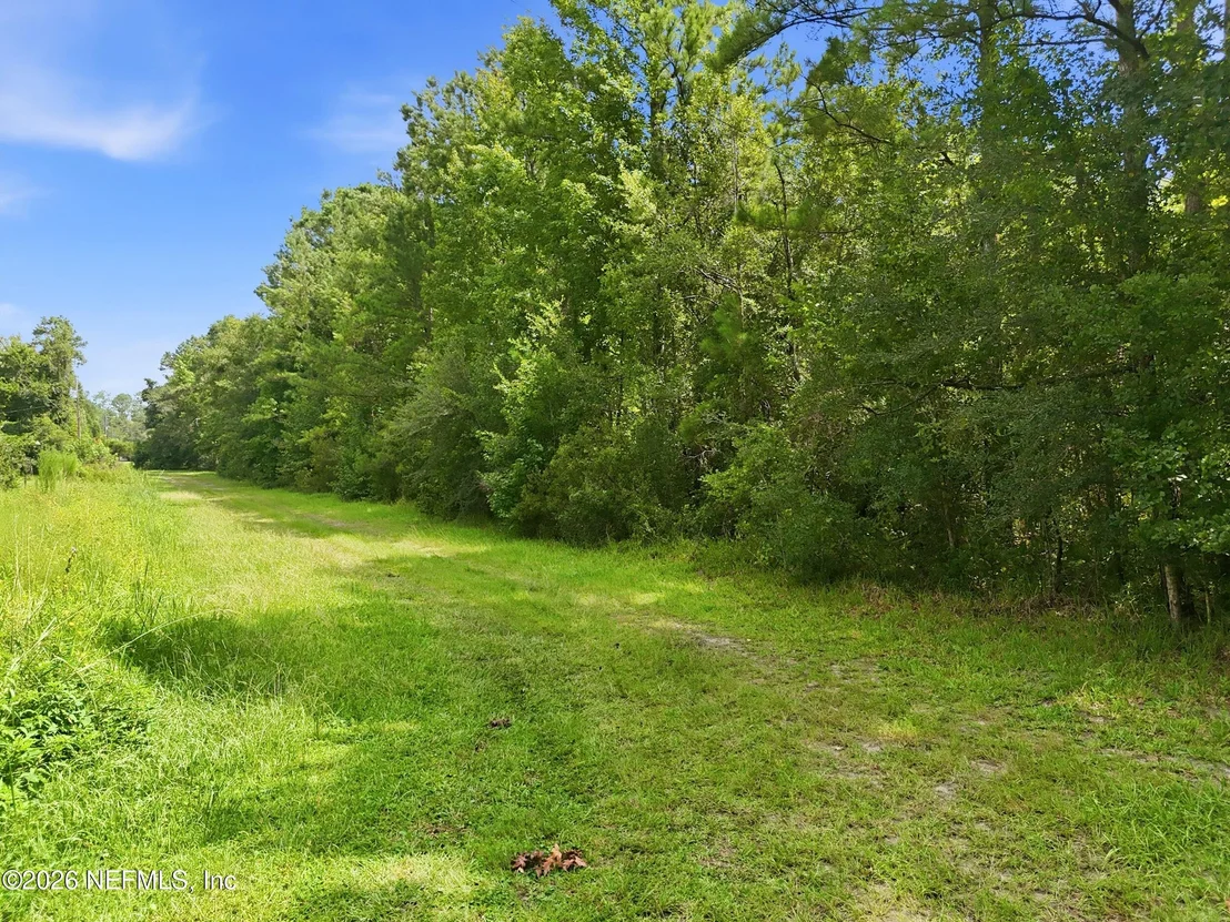 Photo of 143 PINE TREE Road