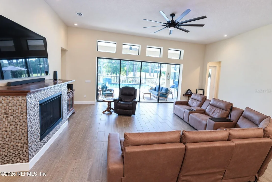 Photo of 21 EDISON Lane