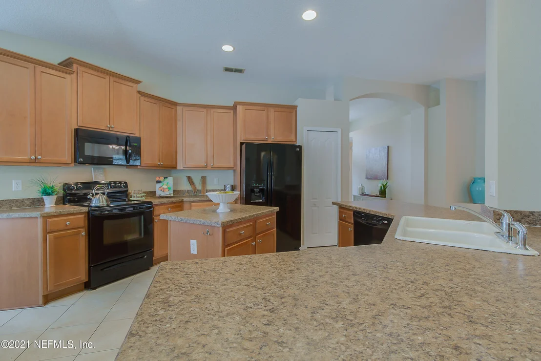 Photo of 10898 BIRCHARD Lane