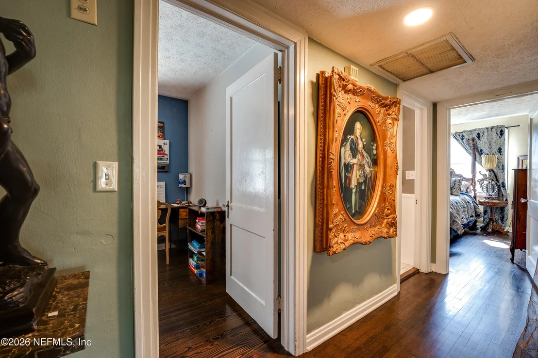 Photo of 1335 AZALEA Drive
