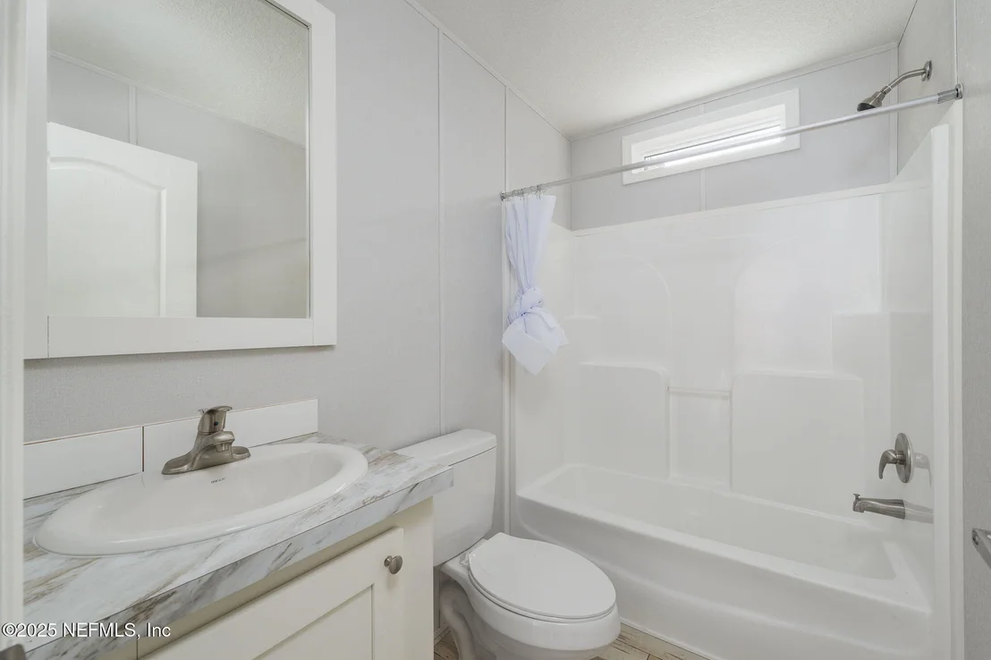 Photo of 128 LAKEVIEW Court