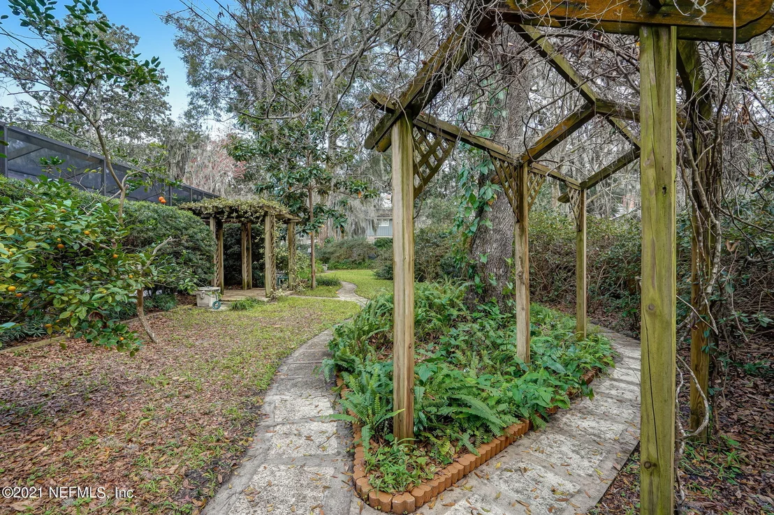Photo of 11432 RIVER KNOLL Drive