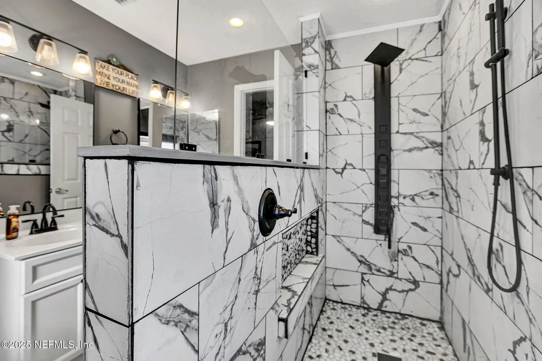 Photo of 1709 WINDOVER Place