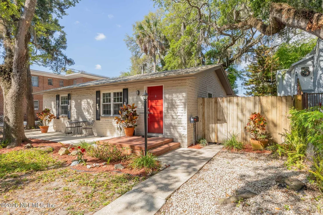 Photo of 6 DOUGLAS Avenue