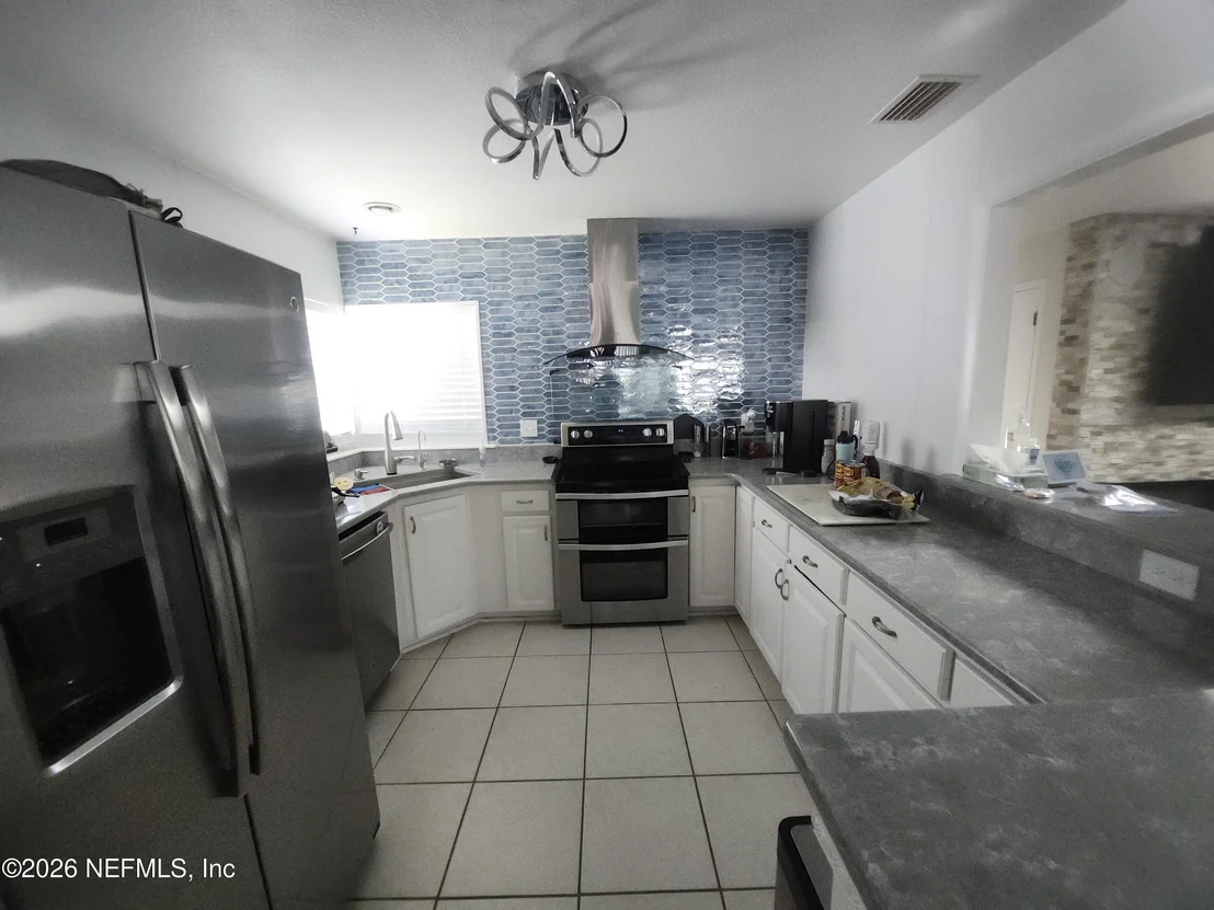 Photo of 4 CHIPPEWAY Court