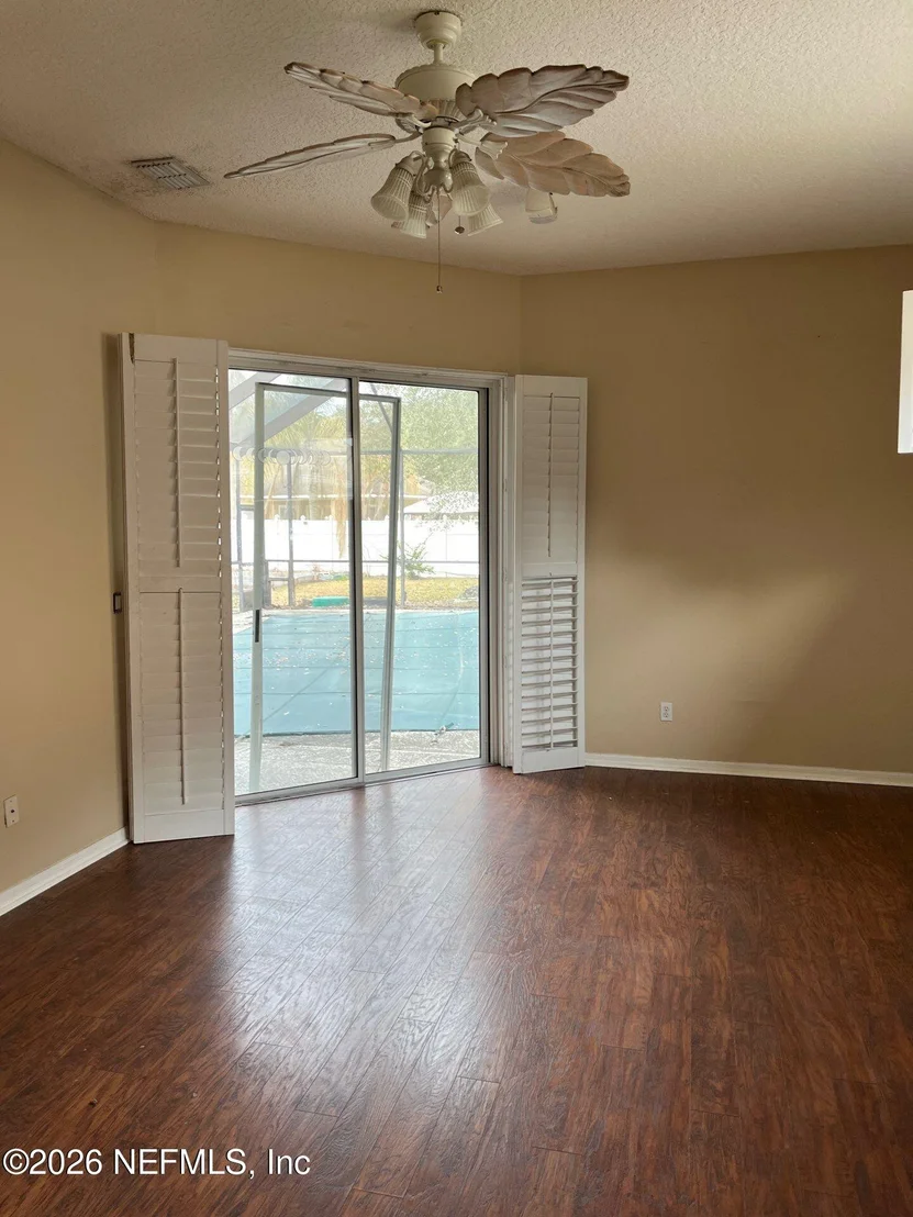 Photo of 688 WAKEVIEW Drive