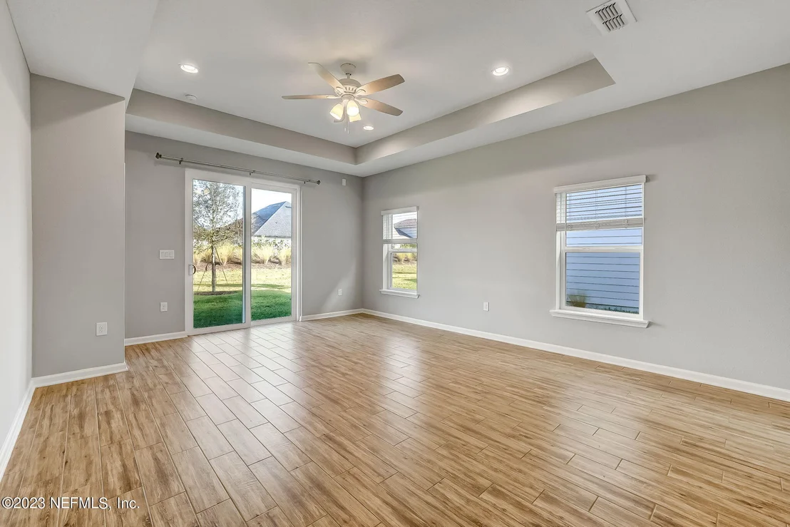Photo of 152 WINDERMERE Way
