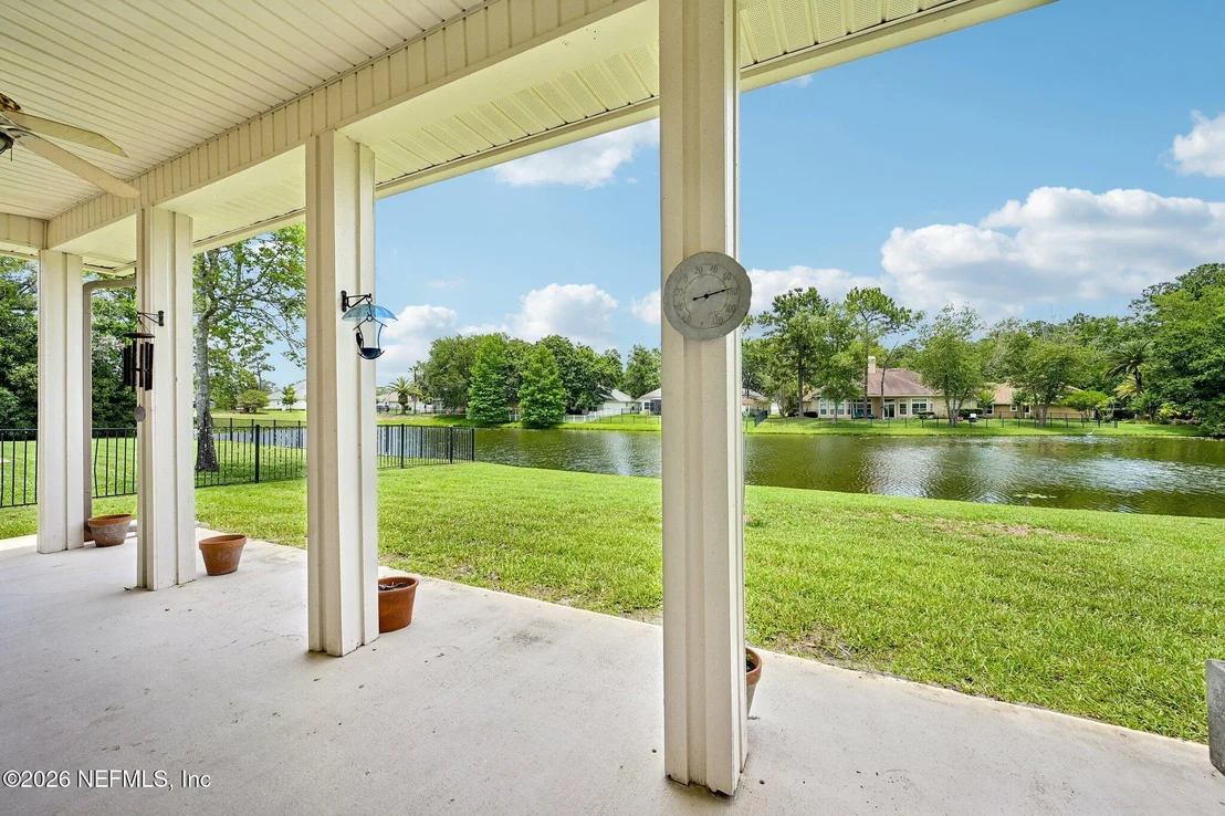 Photo of 392 MAPLEWOOD Drive