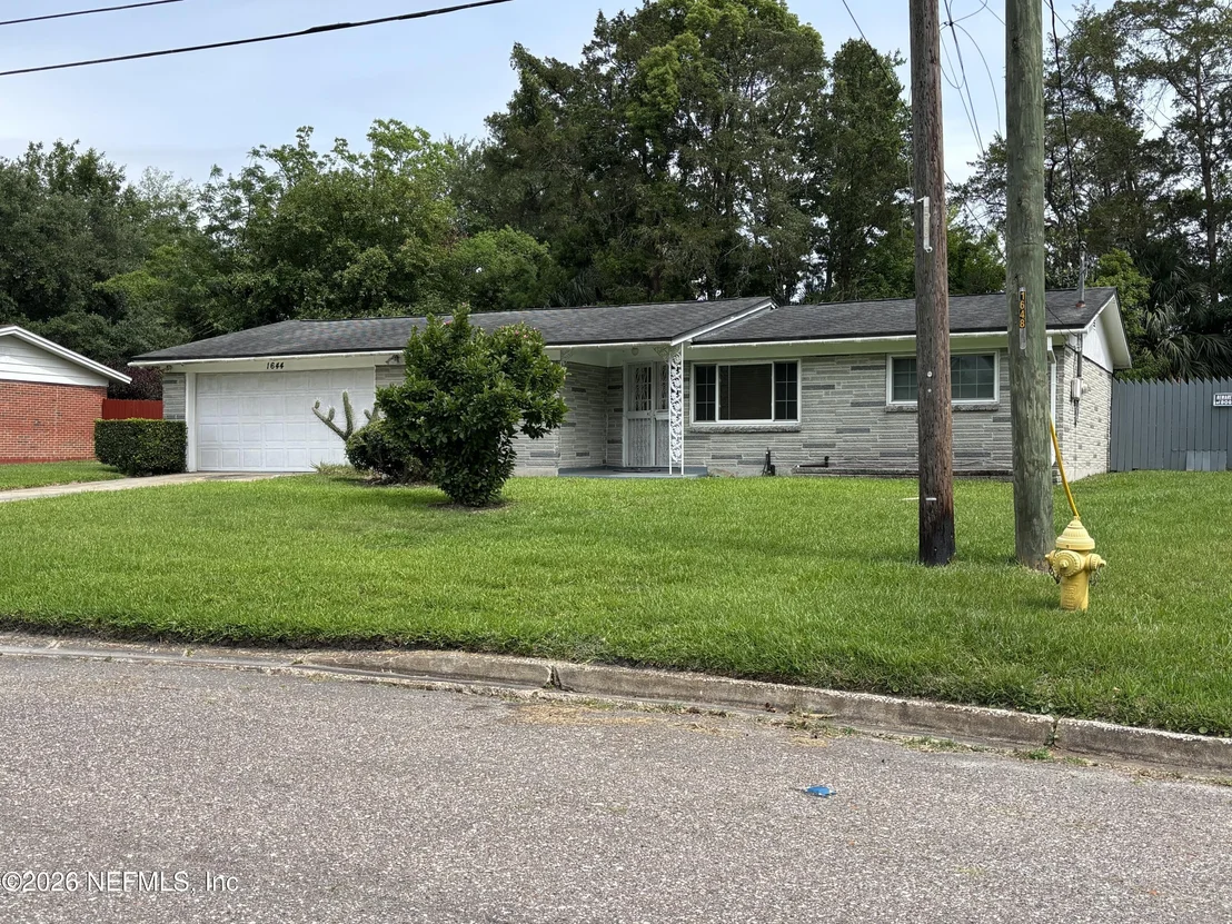 Photo of 1644 LESSARD Circle