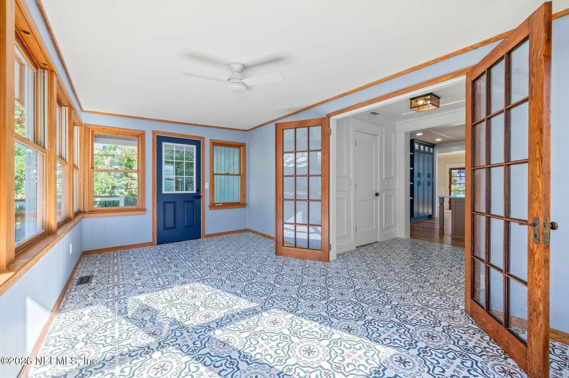Photo of 142 WASHINGTON Street