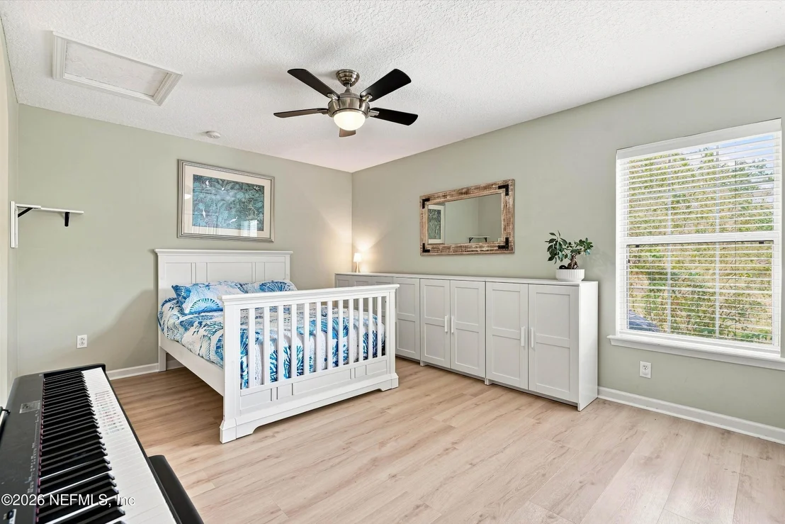 Photo of 570 SADDLESTONE Drive
