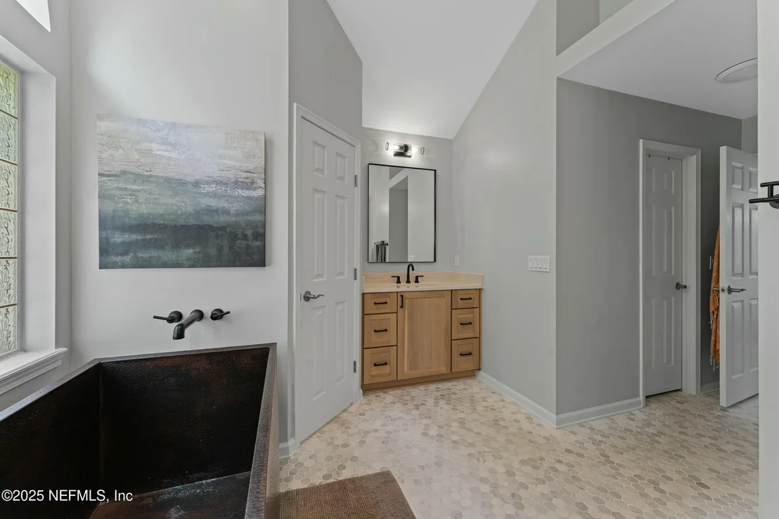 Photo of 140 BEAR PEN Road