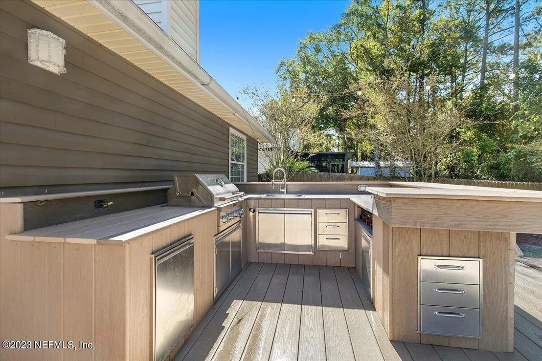 Photo of 910 LONG LAKE Drive