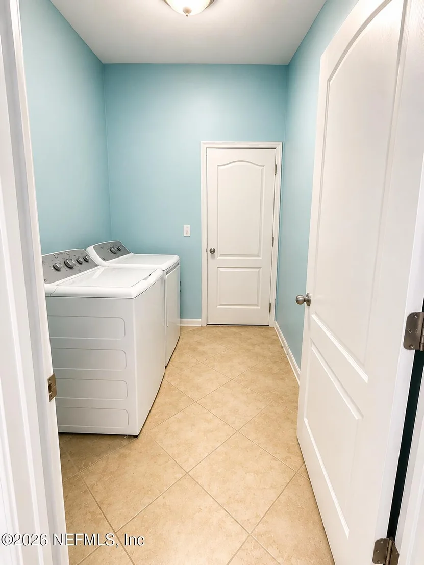Photo of 423 SAMARA LAKES Parkway