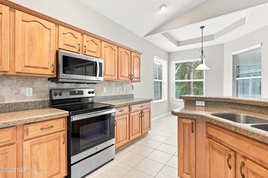 Photo of 629 KNOLLWOOD Lane