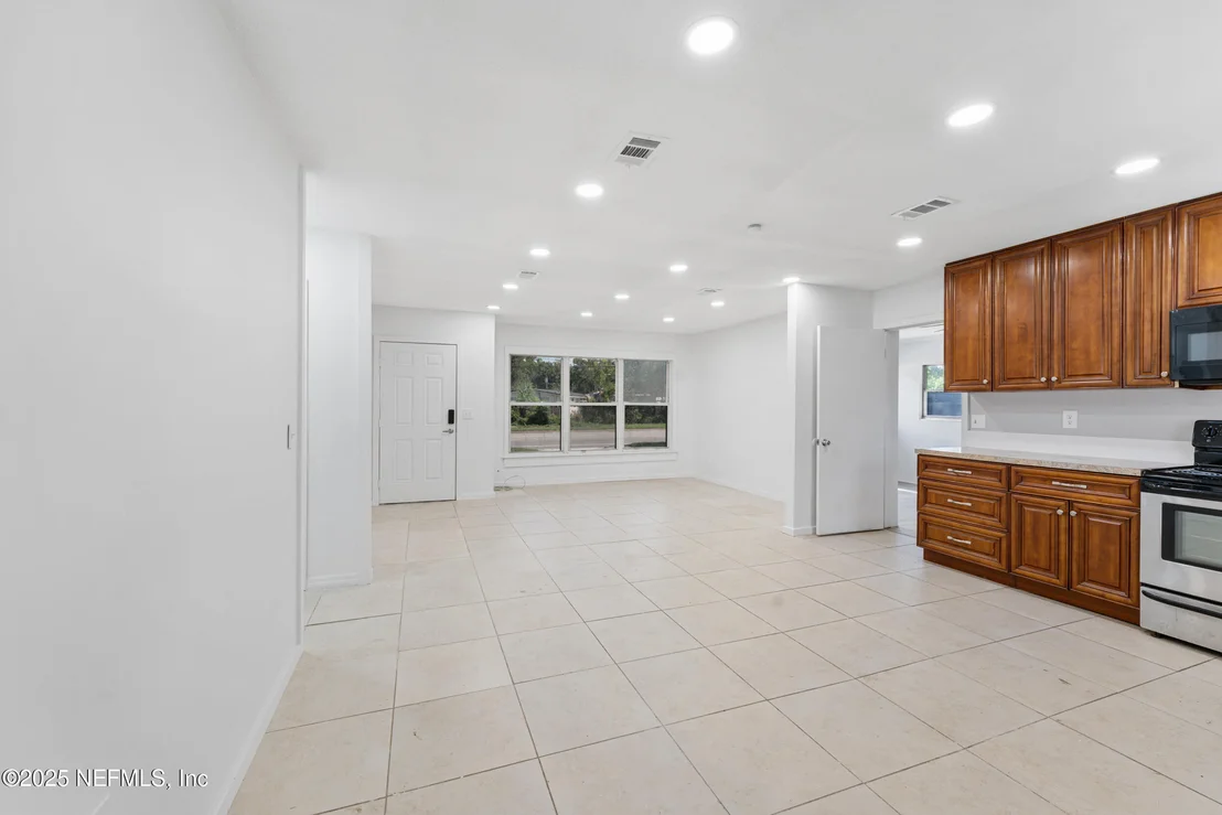 Photo of 2626 LEONID Road