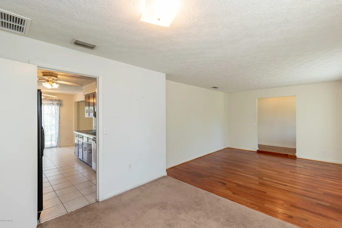 Photo of 184 DEBARRY Avenue