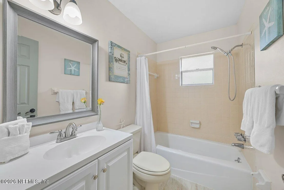 Photo of 409 LOBELIA Road