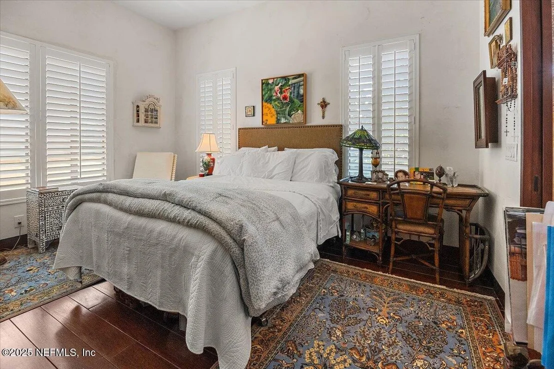 Photo of 1515 BEACH Avenue