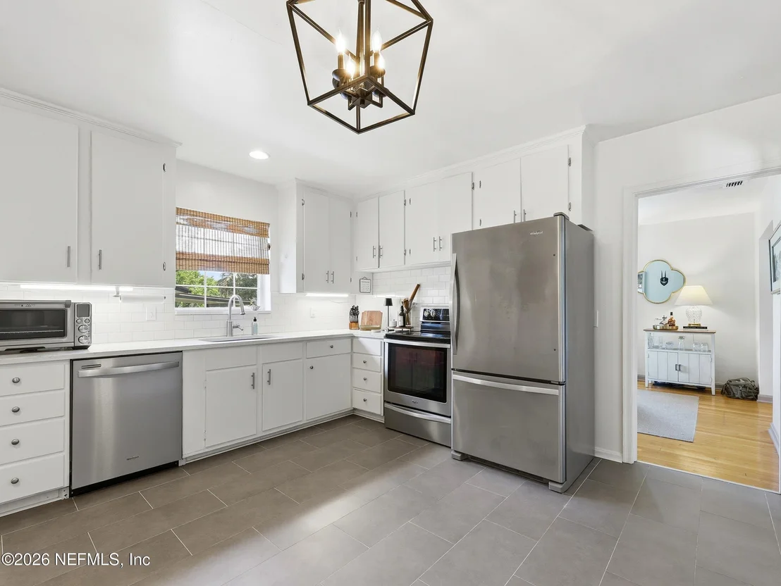 Photo of 1630 MAYVIEW Road