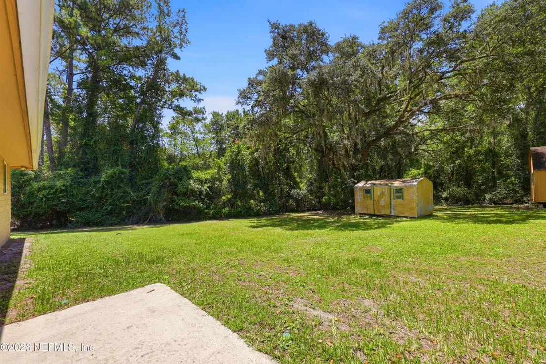 Photo of 1733 HEREFORD Road