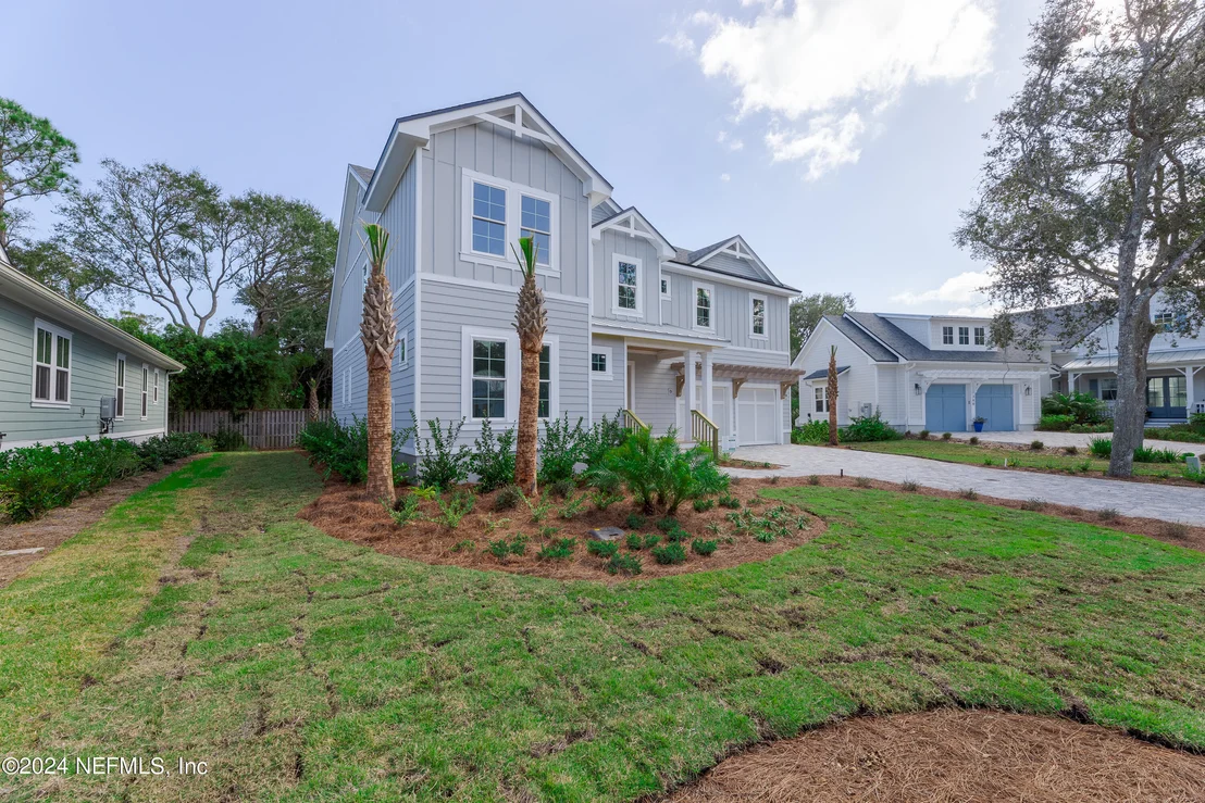 Photo of 372 RIDGEWAY Road