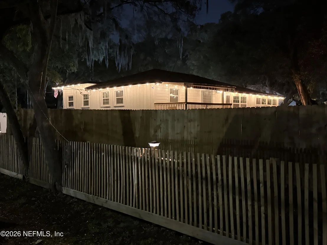 Photo of 1953 BARTRAM Road