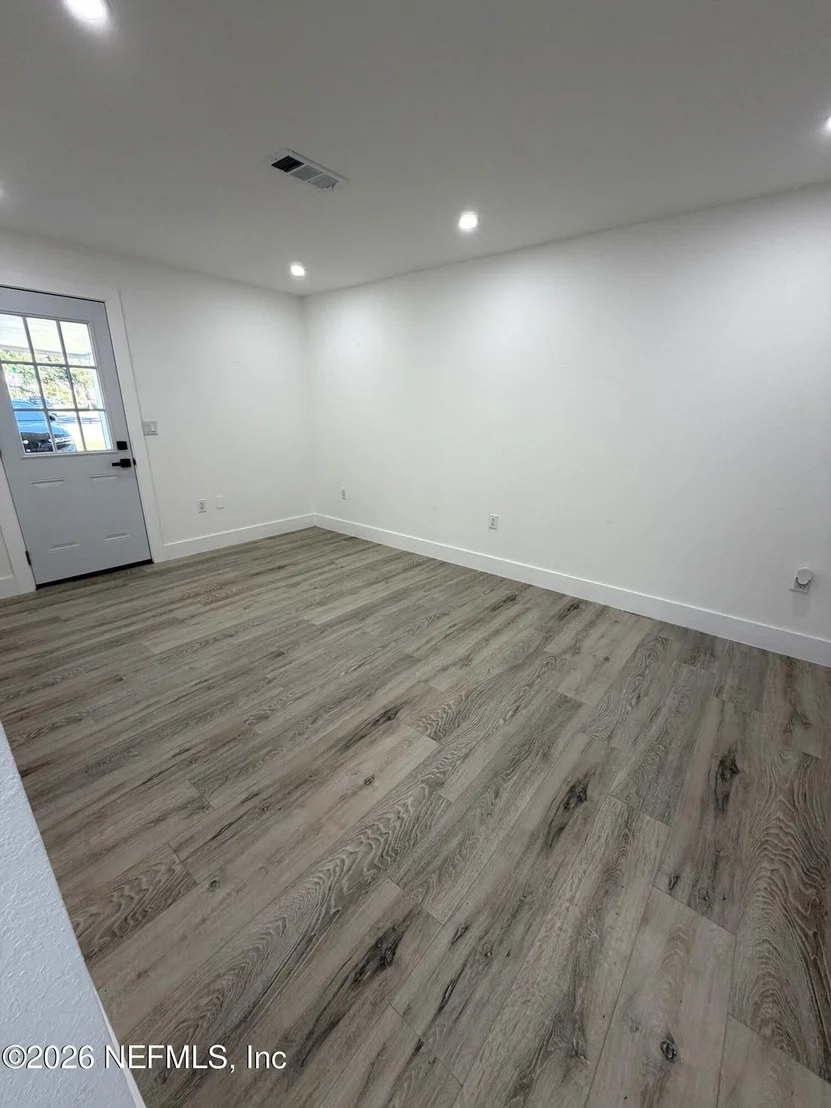 Photo of 5602 LONG ST Street