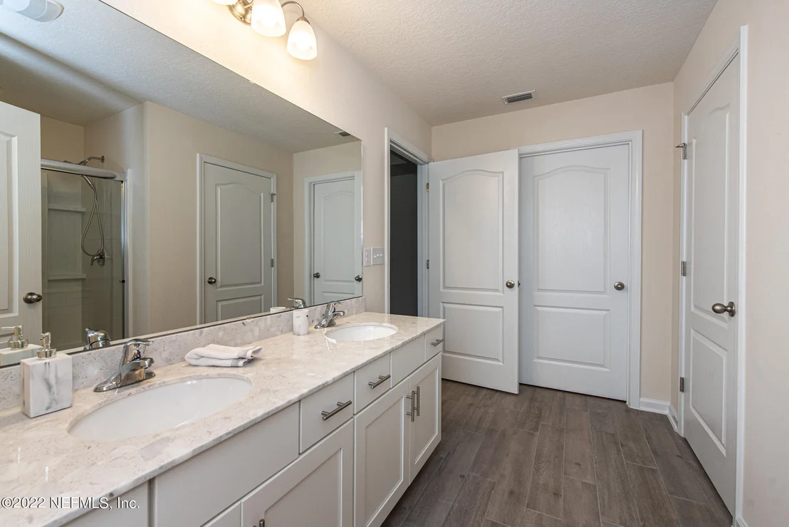 Photo of 237 CHASEWOOD Drive