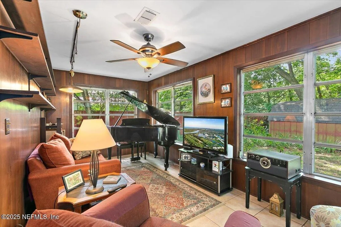 Photo of 10548 HEMMING Road