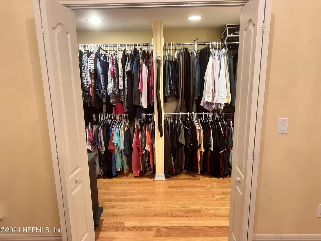 Photo of 1283 HARBOR OAKS Road
