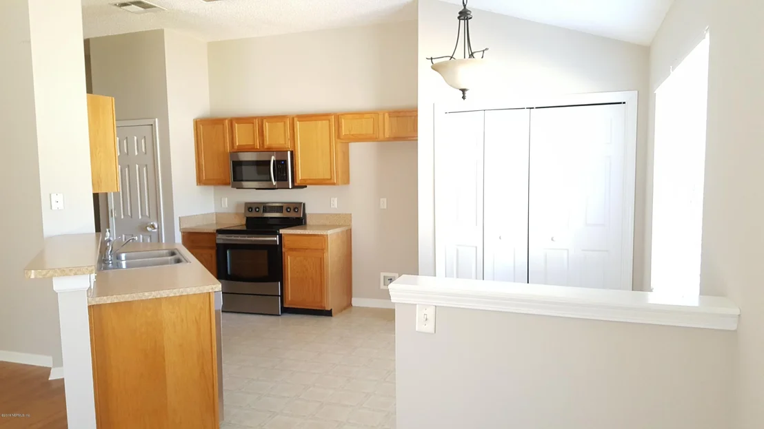 Photo of 8741 REDLEAF Court