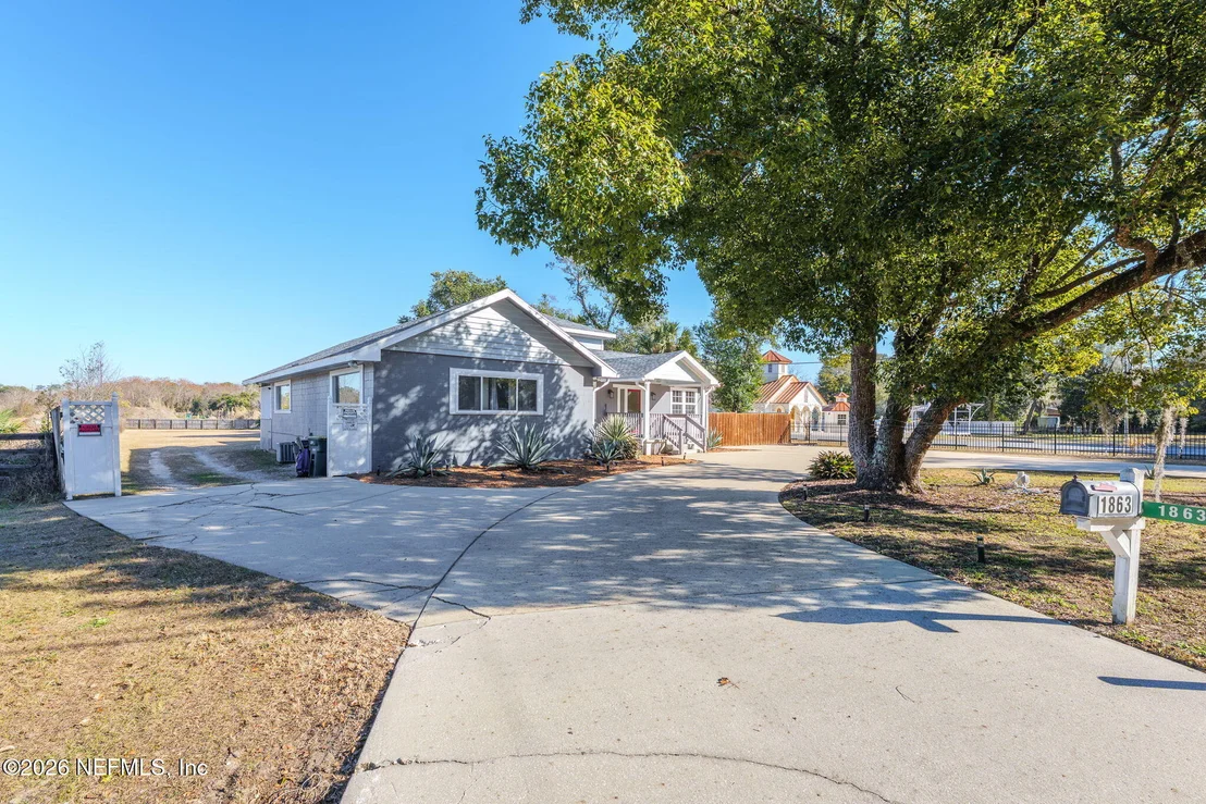 Photo of 1863 LIVE OAK Drive