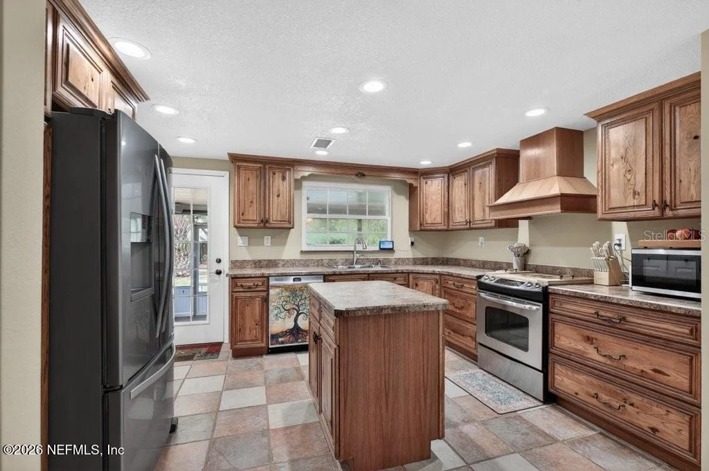 Photo of 121 DAREN Drive